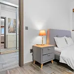 Chic Apartments In The Heart Of Bucharest - Walk To Old Town