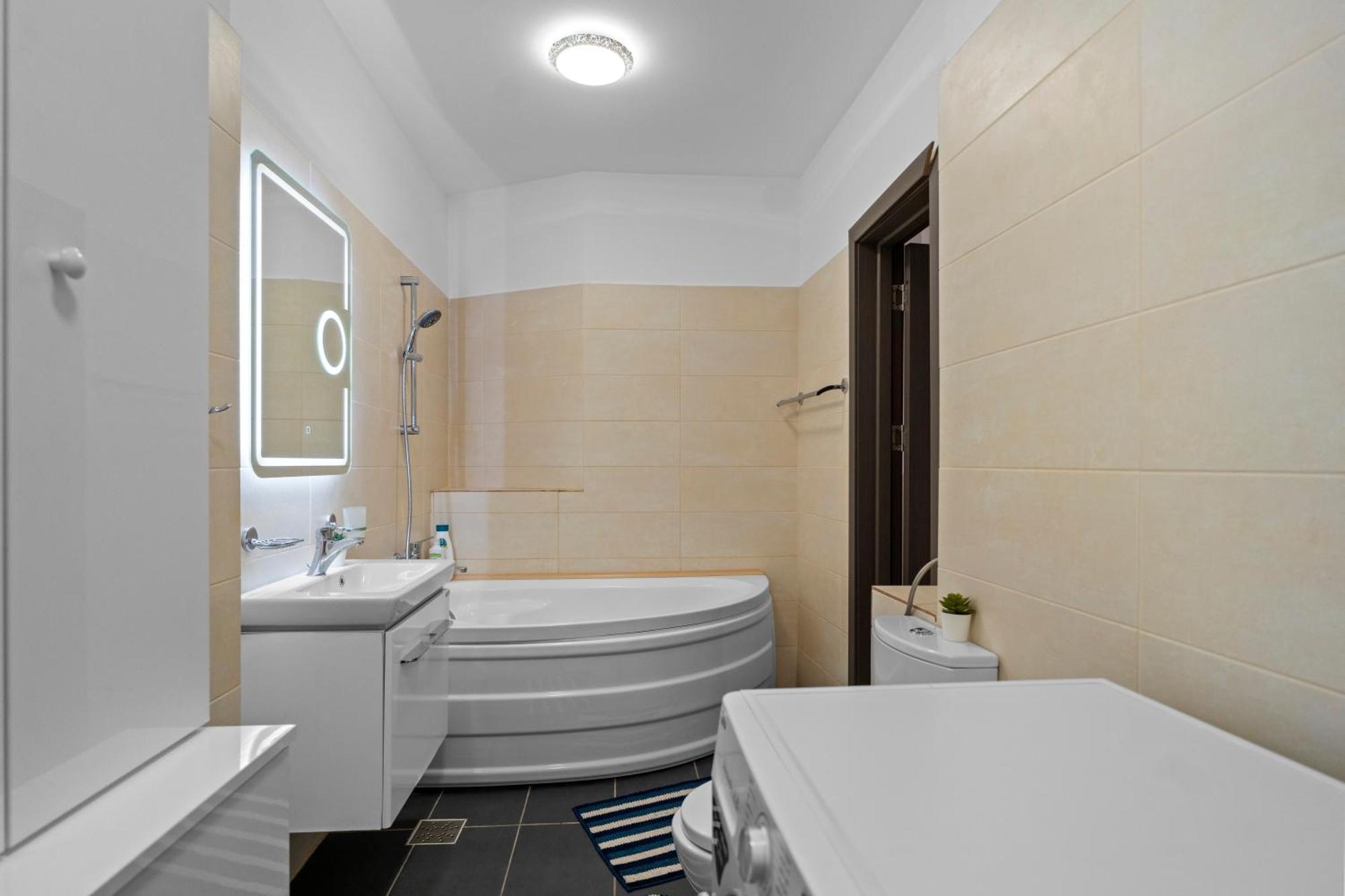 Chic In The Heart Of - Walk To Old Town Appartamento