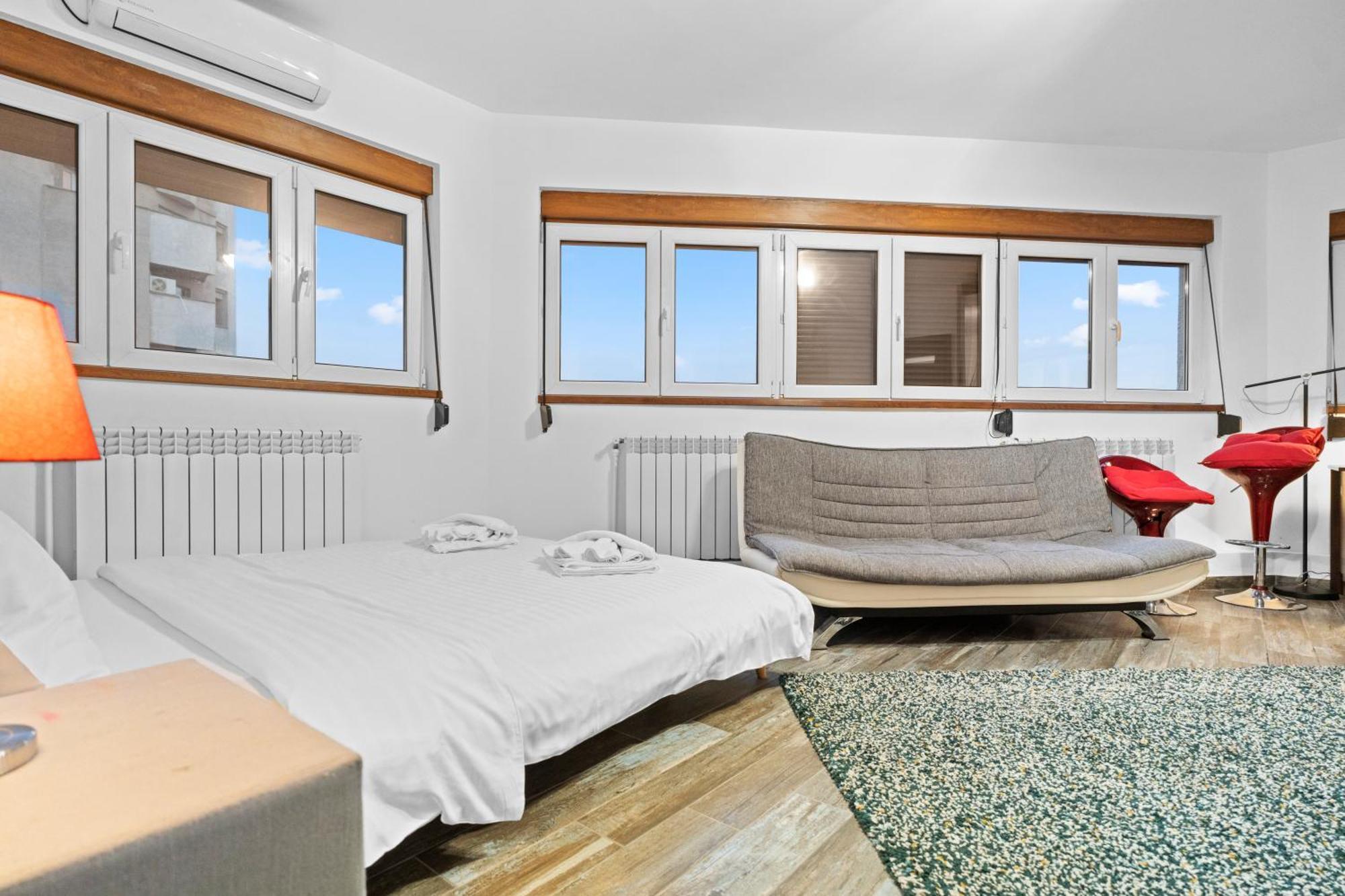 Chic In The Heart Of - Walk To Old Town Apartament *